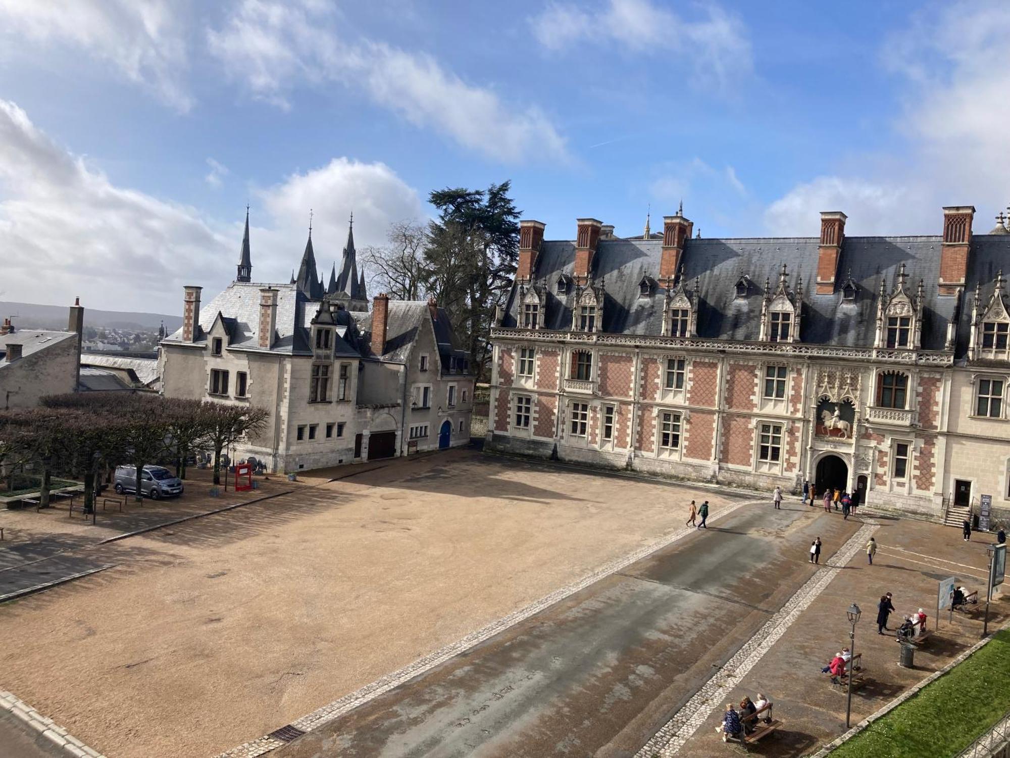 Appartamento Un Sejour Royal Au Calme Blois Esterno foto